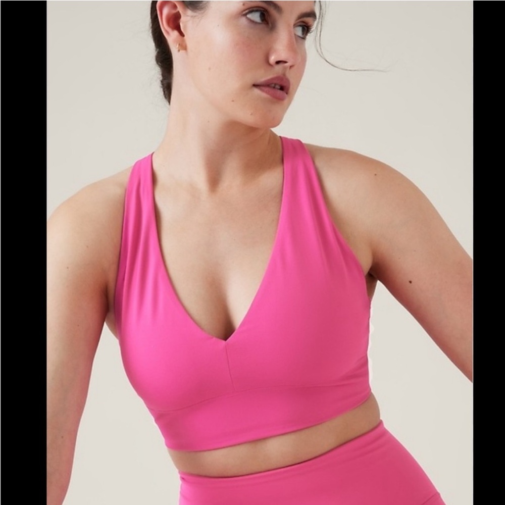 Athleta Transcend Plunge Bra A-C in Salvia Pink